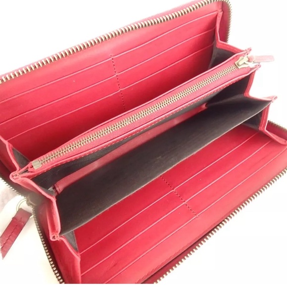 GUCCI Wallet GG Supreme Cherry Zip Around purse AUTHENTIC ๐ - Picture 5 of 10